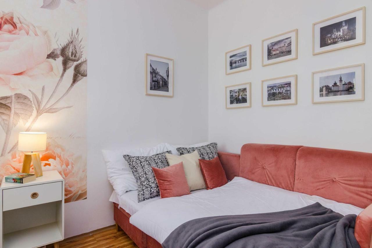 Apartmán In Charles Bridge 1km By Michal&friends